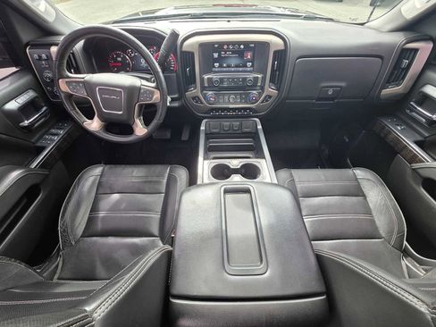 Used 2015 GMC Sierra 2500 Denali w/ Duramax Plus Package AWD/4WD image 18