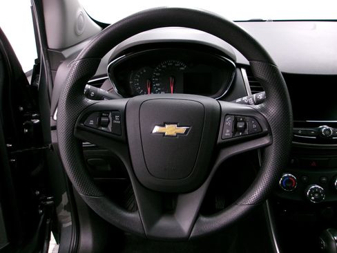 Used 2020 Chevrolet Trax LS w/ Tint and Cruise Package FWD image 6