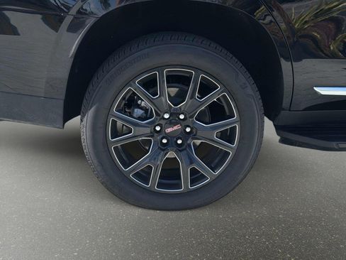 Used 2026 GMC Yukon Denali w/ Advanced Technology Package AWD/4WD image 17