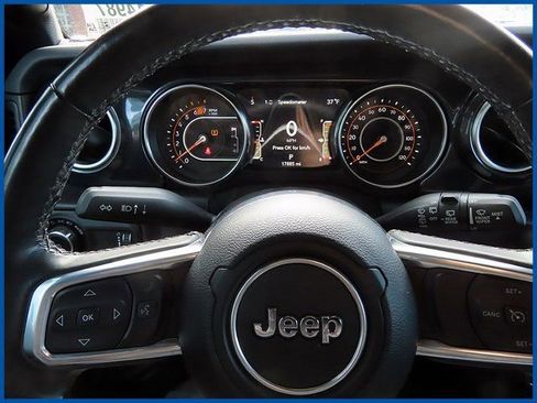 Used 2023 Jeep Wrangler Altitude image 16