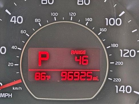 Used 2016 Kia Soul + FWD image 13