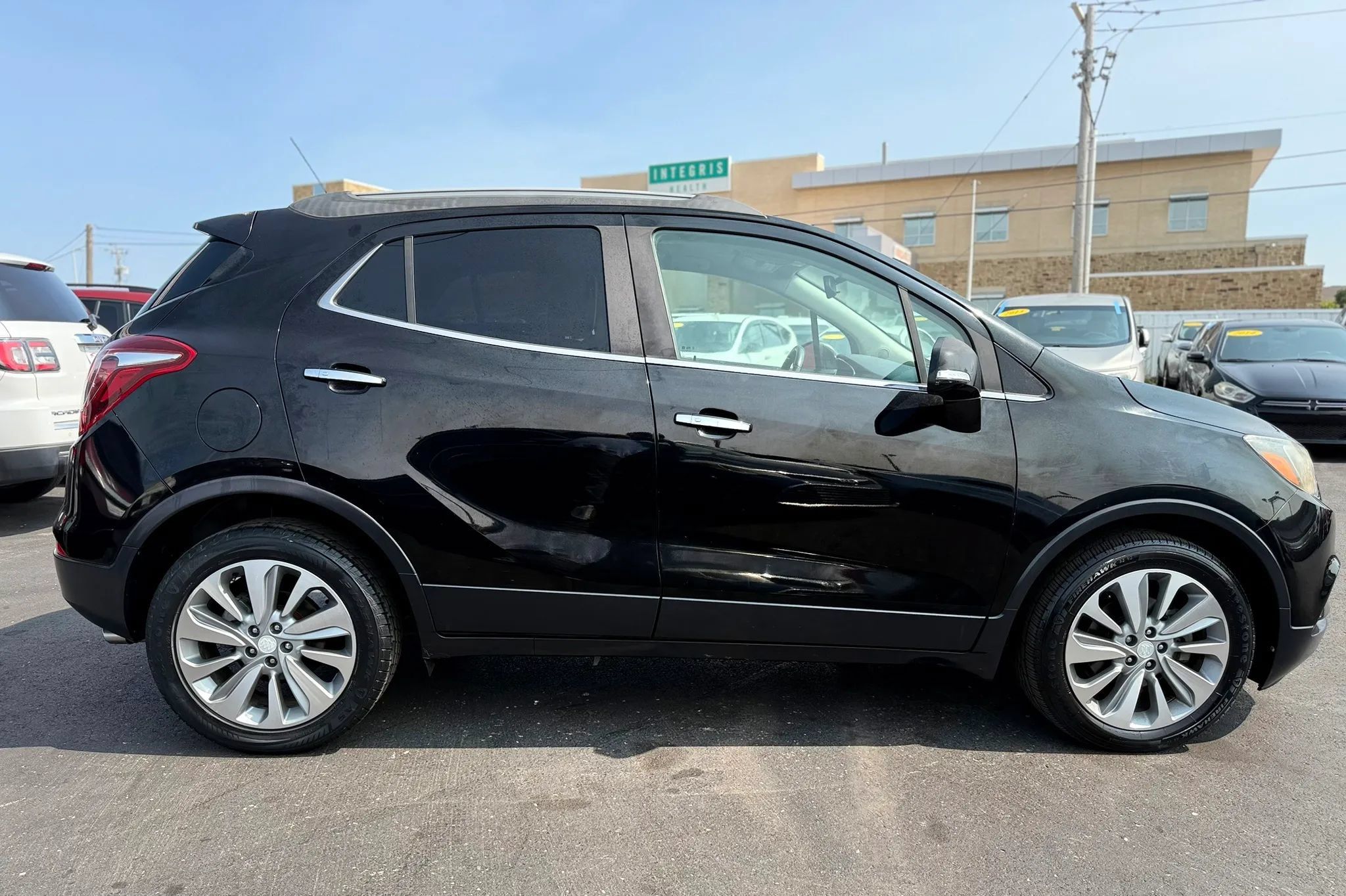 Used 2018 Buick Encore Preferred FWD image 2