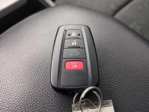 Used 2021 Toyota RAV4 XLE image 27