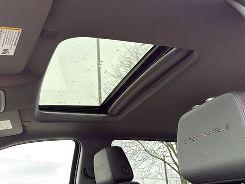 Used 2021 GMC Sierra 1500 Denali w/ Denali Ultimate Package image 28