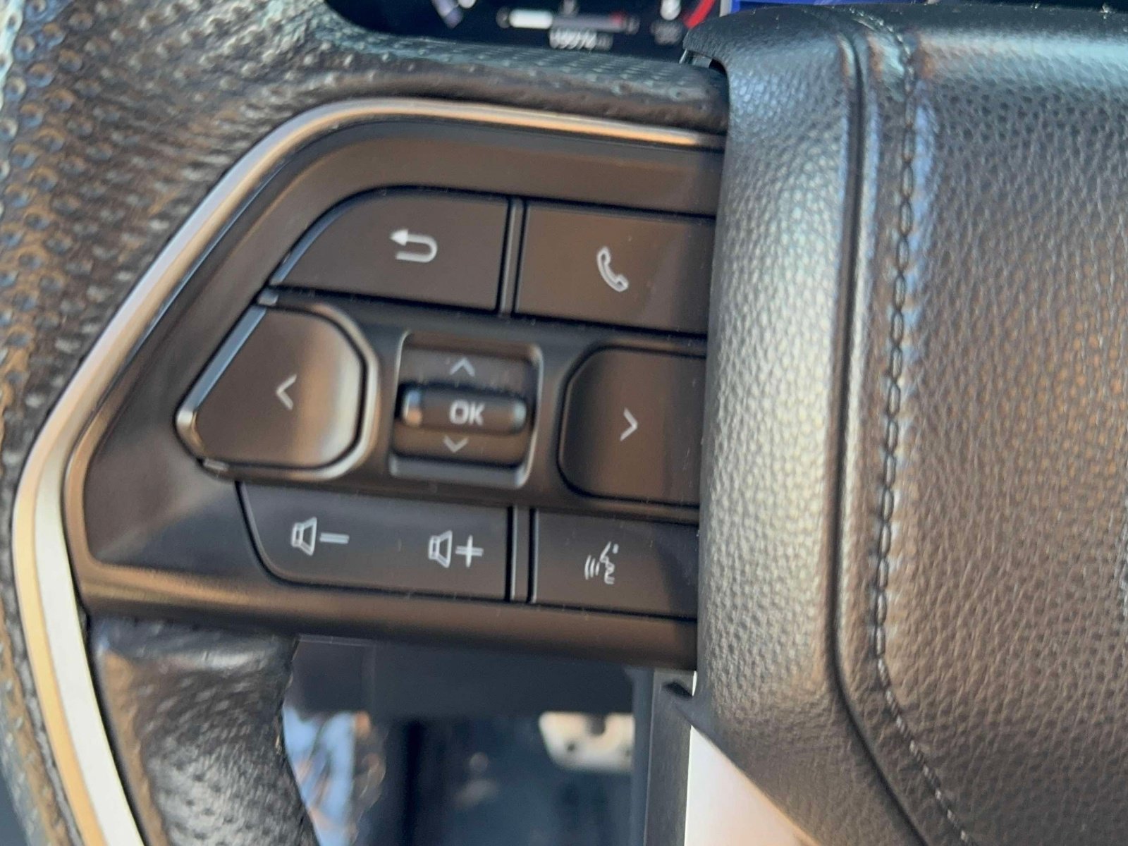 Certified 2024 Toyota Tacoma TRD Sport w/ TRD Sport Premium Package AWD/4WD image 19