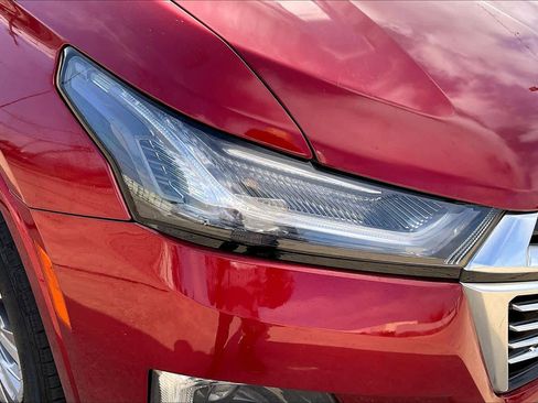 Used 2022 Chevrolet Traverse Premier image 24