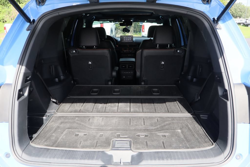 Used 2025 Honda Pilot TrailSport image 27