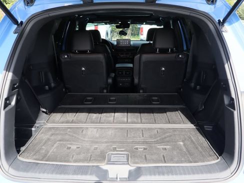 Used 2025 Honda Pilot TrailSport image 27