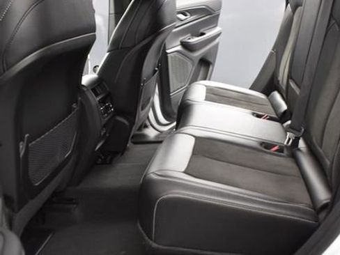 Used 2023 Jeep Grand Cherokee Altitude image 10