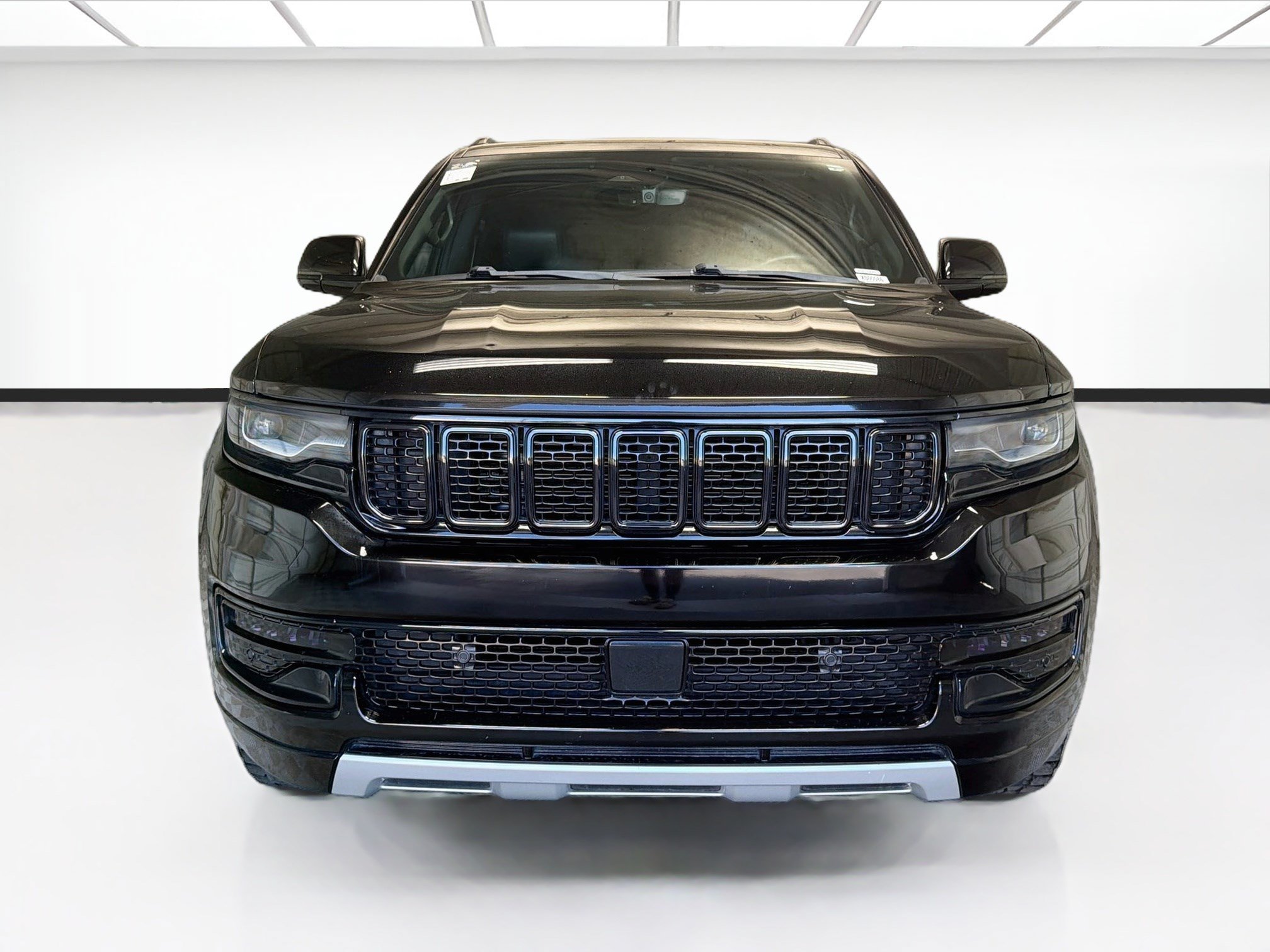 Used 2022 Jeep Wagoneer Series II AWD/4WD image 2