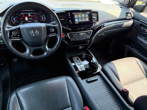 Used 2021 Honda Passport Touring image 2