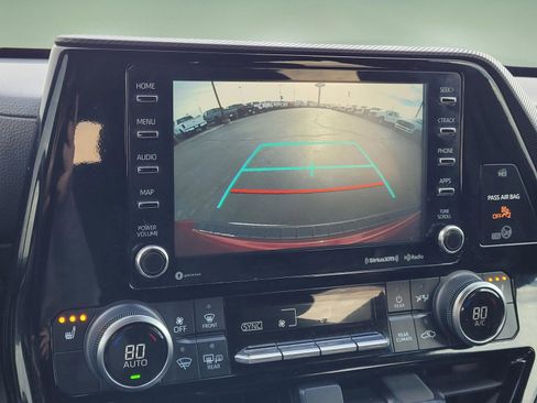 Used 2022 Toyota Highlander XSE image 15