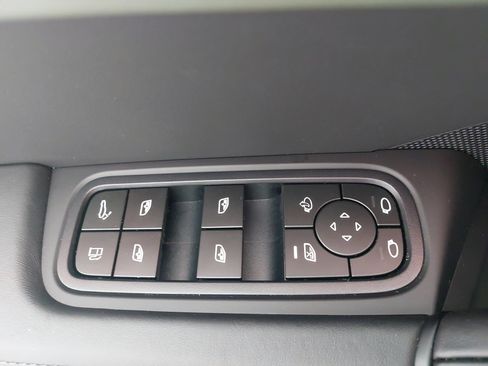Certified 2025 Porsche Cayenne E-Hybrid AWD/4WD image 30