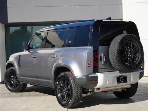 Used 2022 Land Rover Defender 110 S image 5