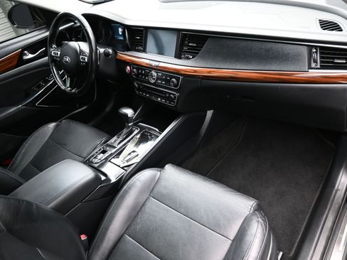 Used 2018 Kia Cadenza Technology image 39