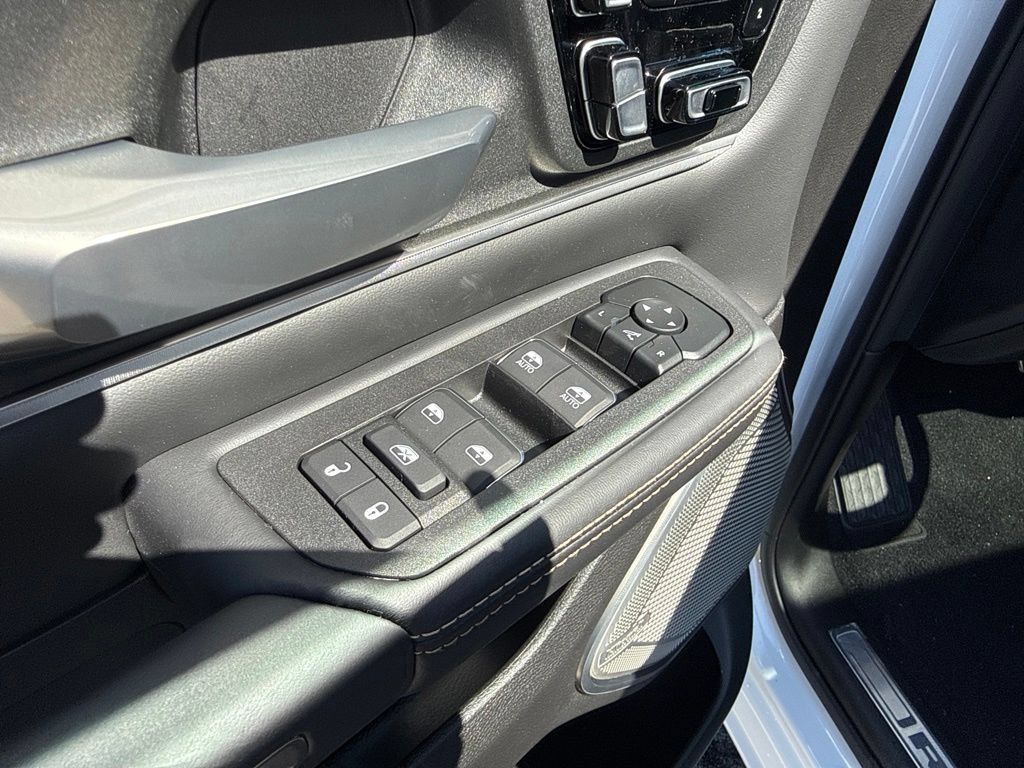 New 2027 RAM 1500 Tungsten w/ Trailer Tow Group AWD/4WD image 19