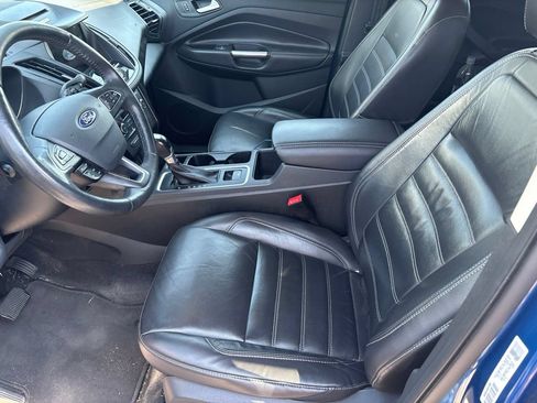 Used 2017 Ford Escape Titanium FWD image 3