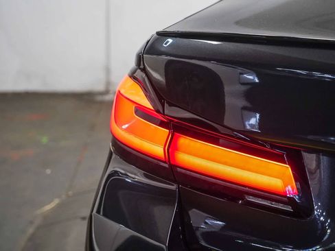 Used 2023 BMW 540i 540i w/ M Sport Package image 11