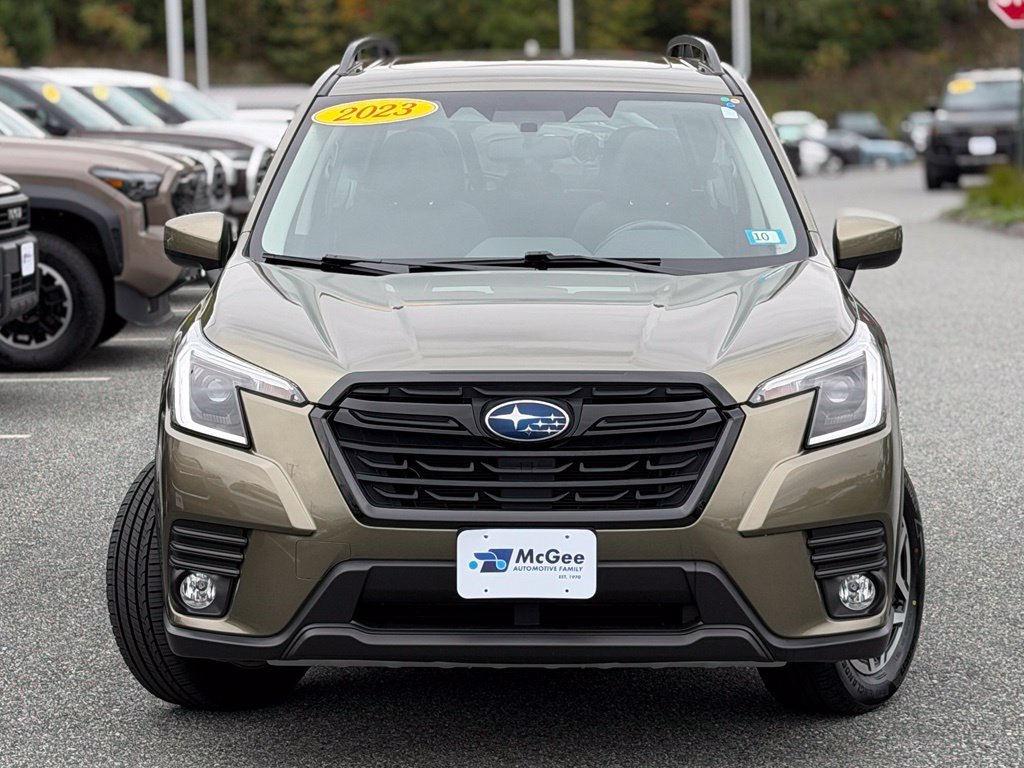 Used 2023 Subaru Forester Premium AWD/4WD image 2