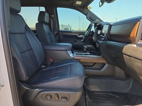 Used 2024 Chevrolet Silverado 1500 High Country w/ High Country Premium Package image 16