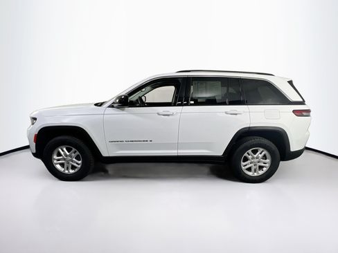 Used 2023 Jeep Grand Cherokee Laredo w/ Luxury Tech Group I AWD/4WD image 8