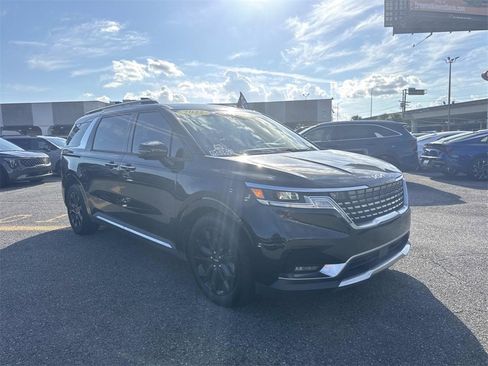 Certified 2022 Kia Carnival SX image 6