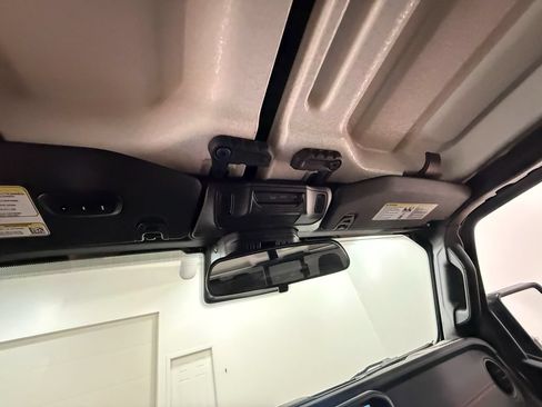 Used 2024 Jeep Gladiator Rubicon w/ Convenience Group AWD/4WD image 82