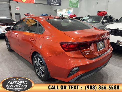 Used 2023 Kia Forte LXS w/ LXS Technology Package FWD image 2