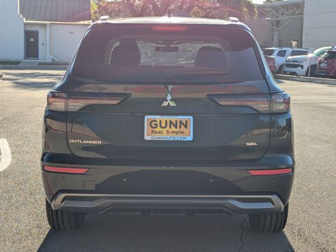 Used 2025 Mitsubishi Outlander SEL image 4