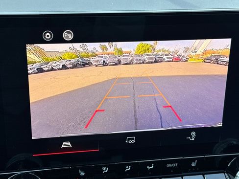 New 2025 GMC Canyon Elevation w/ Convenience Package image 17