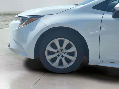 Used 2021 Toyota Corolla LE image 7