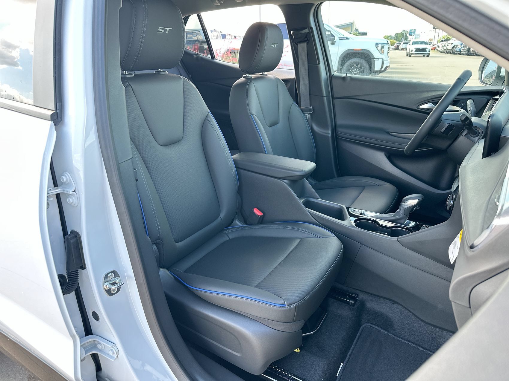 New 2026 Buick Encore GX Sport Touring w/ Advanced Technology Package FWD image 23