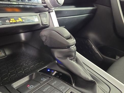 Used 2025 Toyota RAV4 XLE AWD/4WD image 21