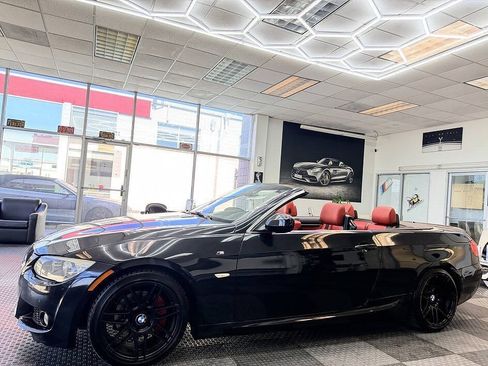 Used 2012 BMW 328i Convertible RWD image 2
