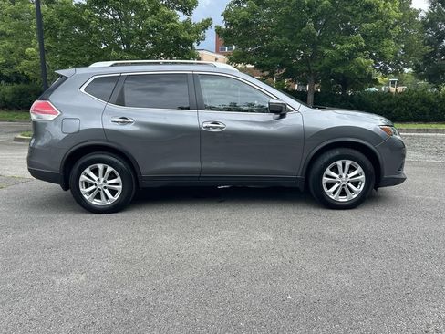Used 2015 Nissan Rogue SV FWD image 8