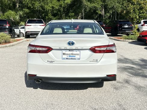 Used 2019 Toyota Camry XLE FWD image 5