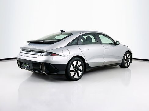 Used 2024 Hyundai Ioniq 6 SE RWD image 9