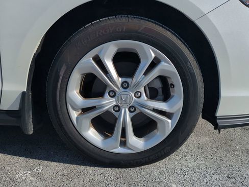 Used 2024 Honda Accord LX image 11