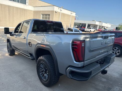 Used 2026 GMC Sierra 2500 Denali Ultimate image 9