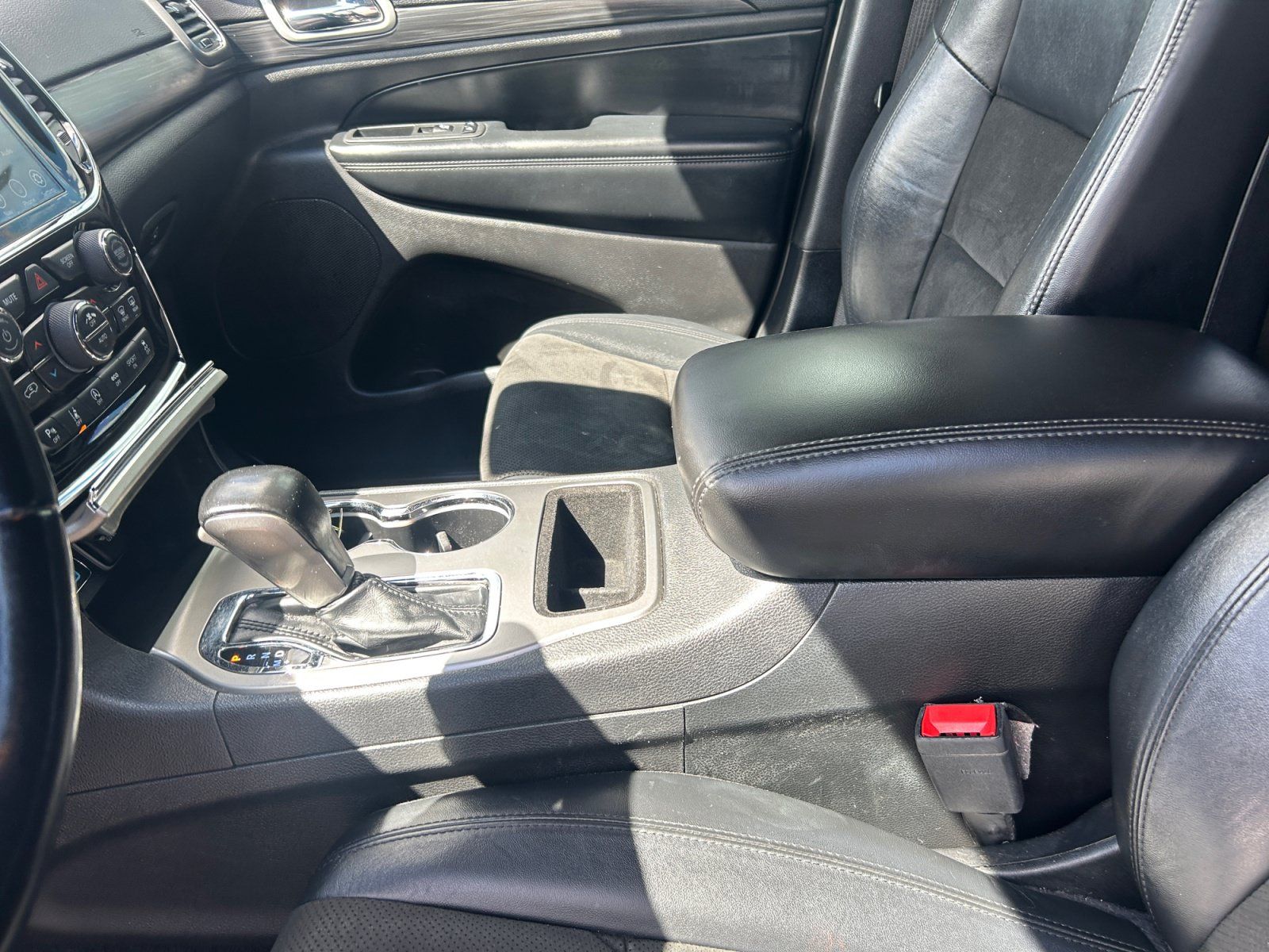 Used 2021 Jeep Grand Cherokee Laredo X AWD/4WD image 15