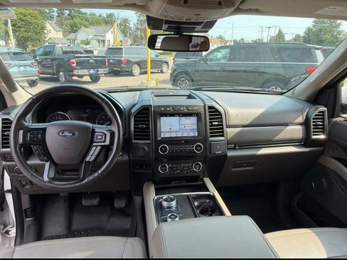 Used 2018 Ford Expedition Limited w/ Equipment Group 302A AWD/4WD image 6