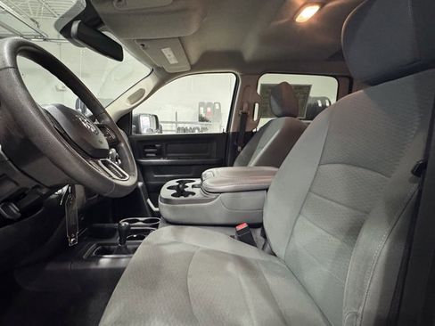 Used 2018 RAM 2500 Tradesman w/ Chrome Appearance Group image 21