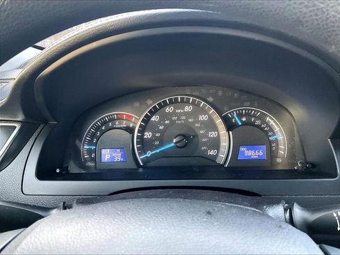 Used 2015 Toyota Camry LE image 17