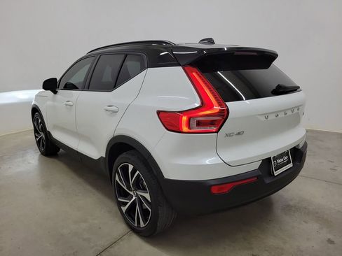 Certified 2021 Volvo XC40 T5 R-Design w/ Advanced Package image 7