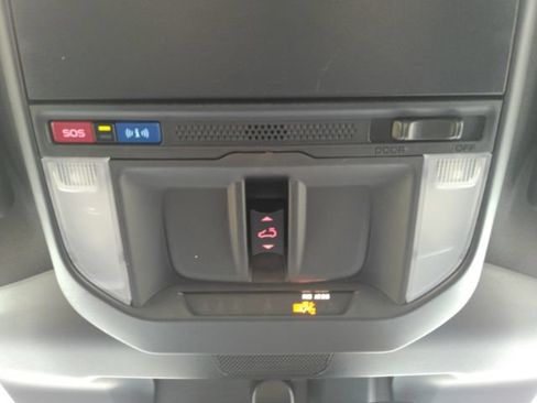 Used 2025 Subaru Forester Premium AWD/4WD image 49