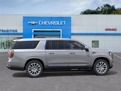New 2025 GMC Yukon XL Denali w/ Sun & Power Step Package image 5