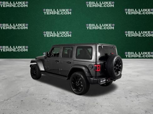 Used 2025 Jeep Wrangler Unlimited Sahara image 9