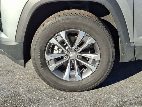 Used 2025 Chevrolet Equinox LT FWD image 8