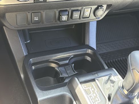 Used 2021 Toyota Tacoma TRD Sport AWD/4WD image 22