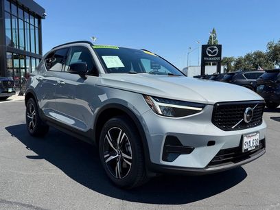Used 2024 Volvo XC40 B5 Core